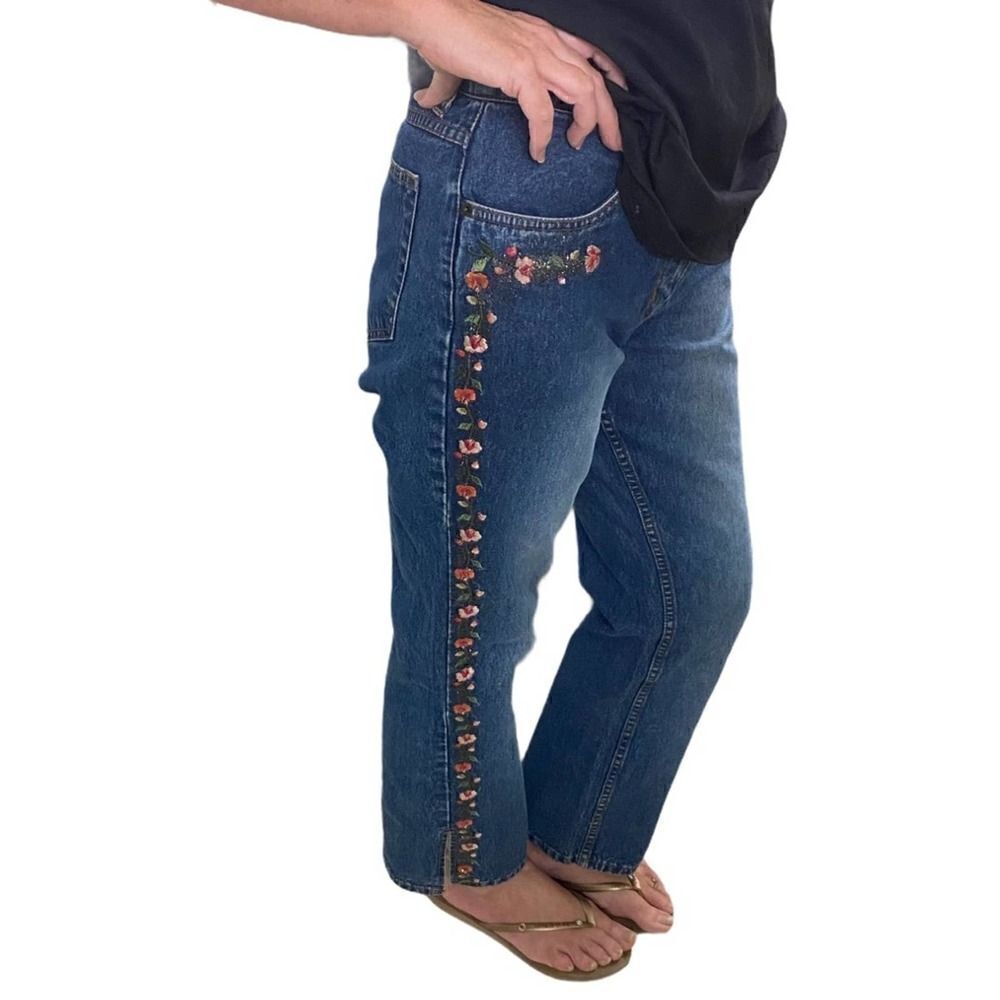 Vintage Bill Blass Flower Embroidered High Rise Blue Jeans Size 8 Petite
